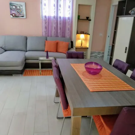 Glicine بيت للعطل